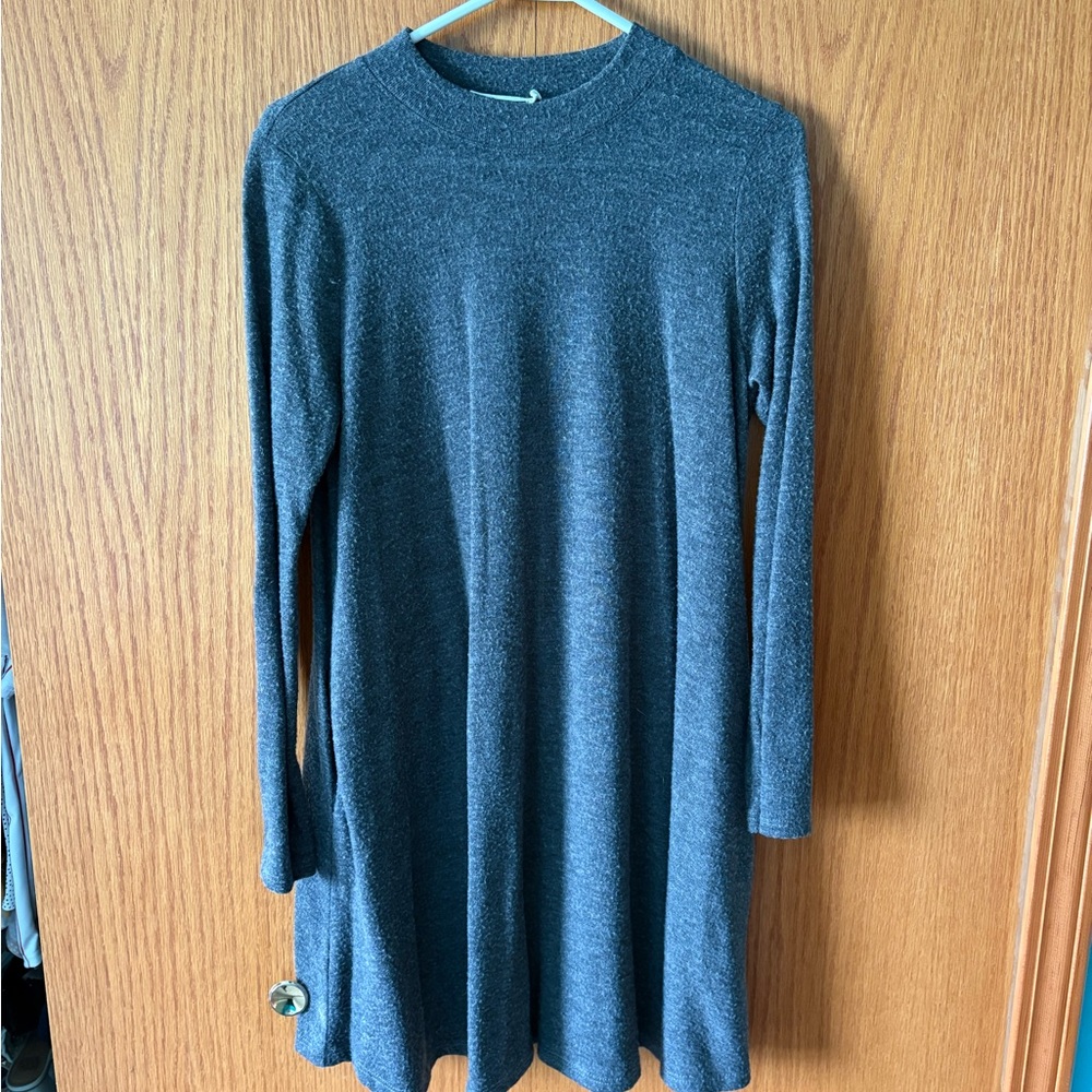 Gray long sleeve dress
